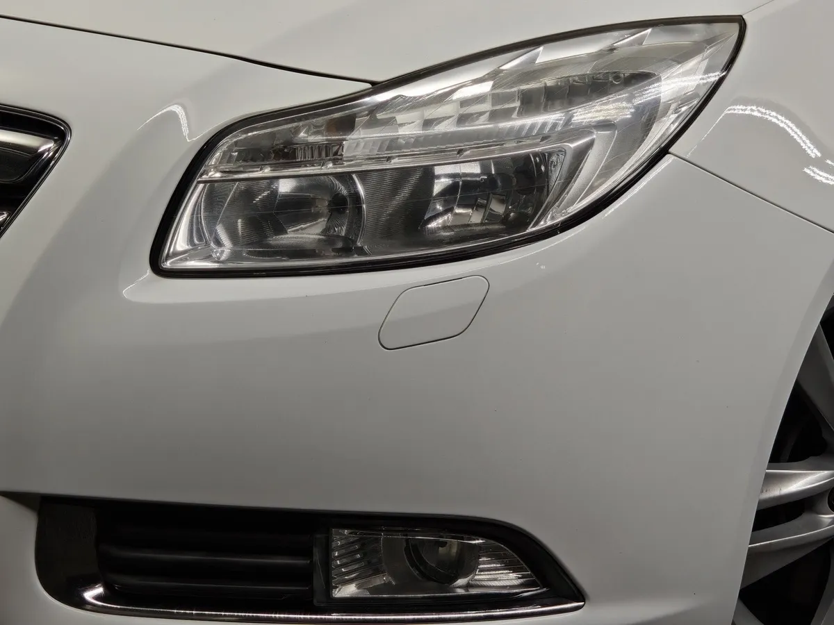 Opel Insignia 2.0 Turbo AT (220 л.с.) Белый в АВИЛОН. Слайд №10
