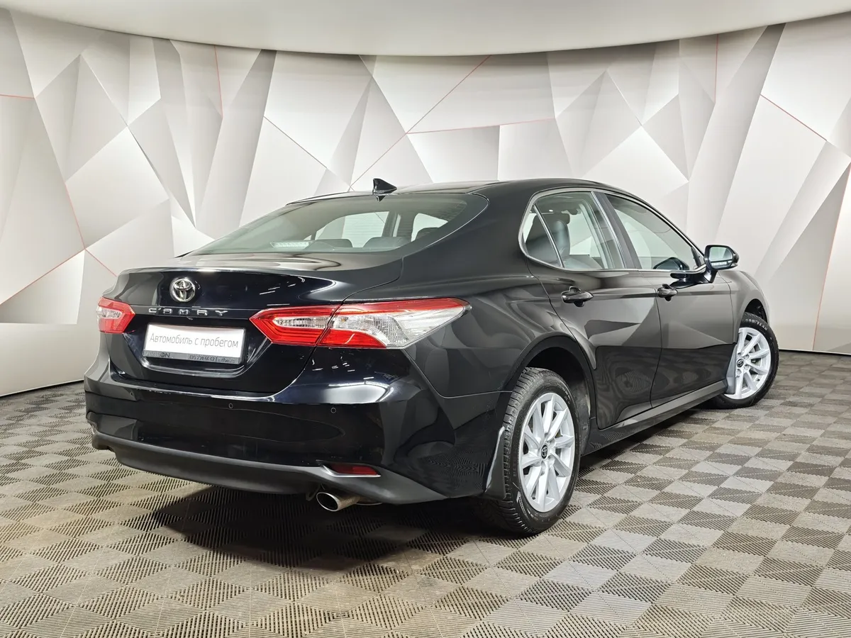 Toyota Camry 2.5 AT (200 л.с.) Черный в АВИЛОН. Слайд №2