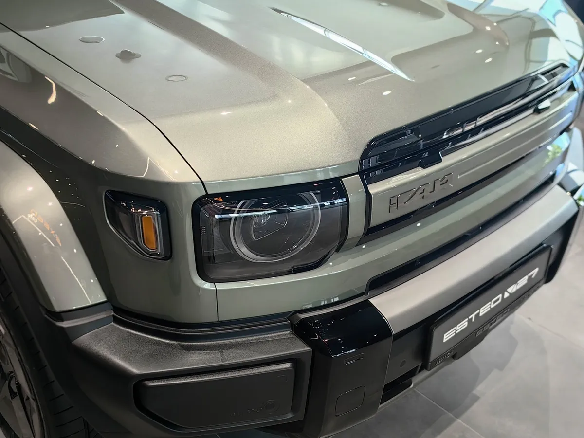 ESTEO V27 1.5h REEV AT 4WD (456 л.с.) Премиум Зеленый в АВИЛОН. Слайд №13