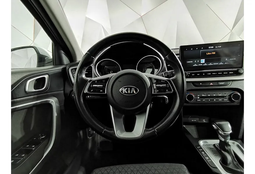 Kia Ceed 1.6 CRDi AMT (136 л.с.) Белый в АВИЛОН. Слайд №20