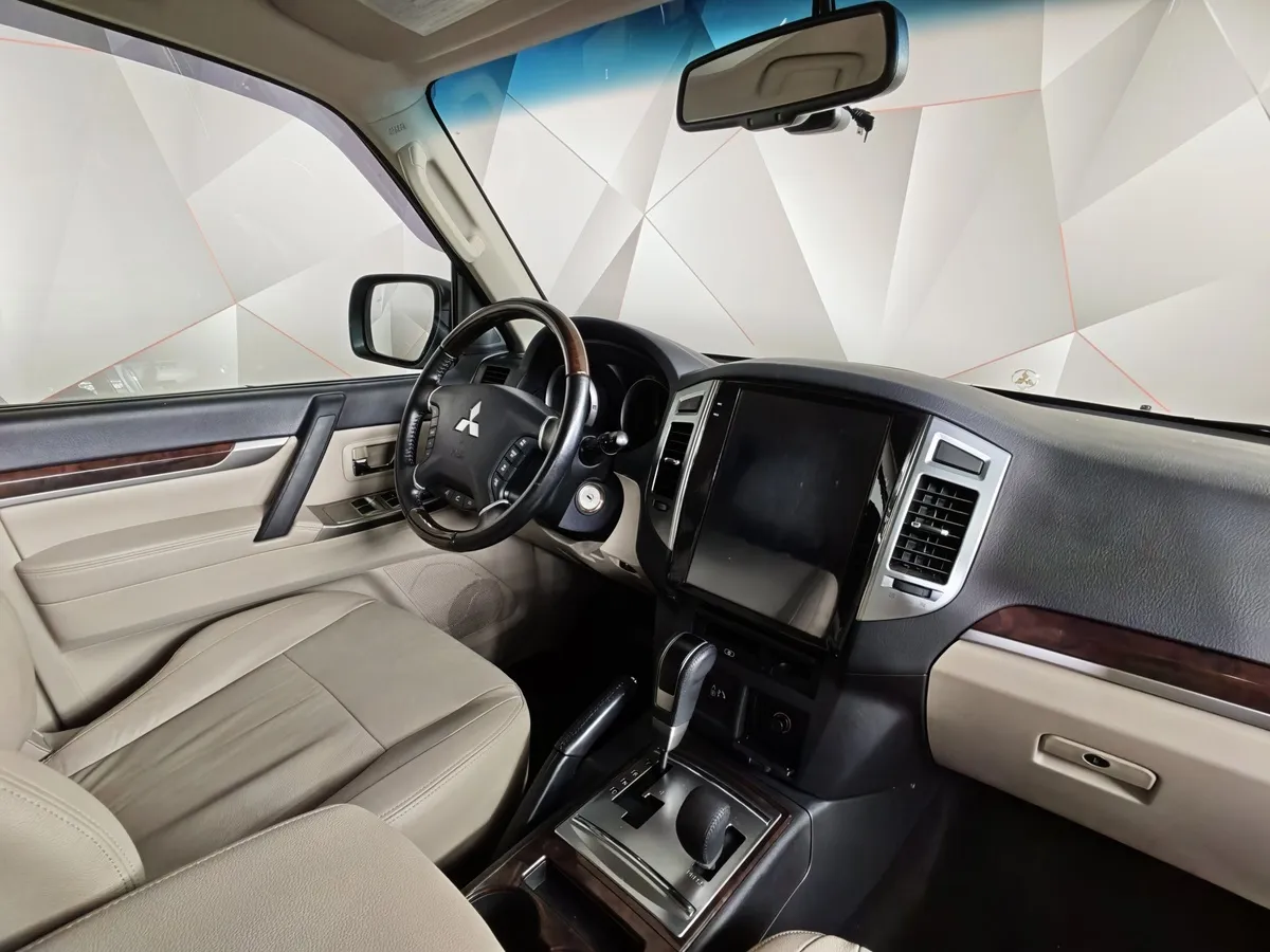 Mitsubishi Pajero 3.8 AT (250 л.с.) Белый в АВИЛОН. Слайд №13