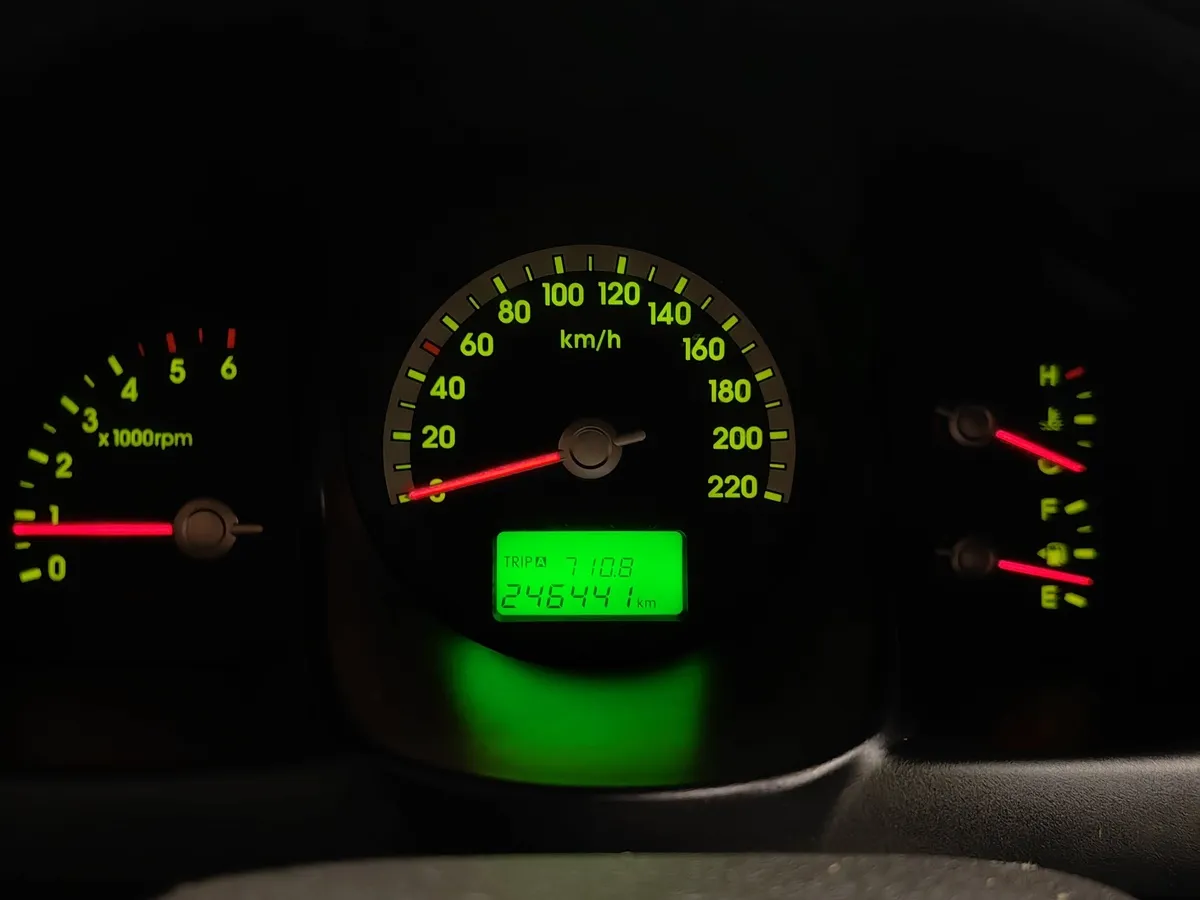Kia Sportage 2.0 CRDi AT 4WD (112 л.с.) Серебристый в АВИЛОН. Слайд №17