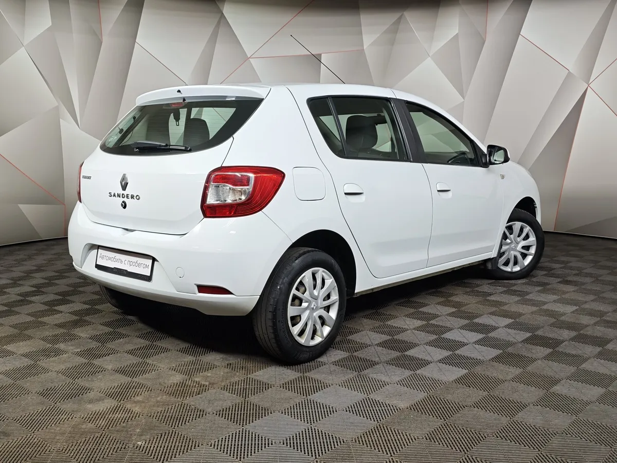 Renault Sandero 1.6 AT (102 л.с.) Белый в АВИЛОН. Слайд №2