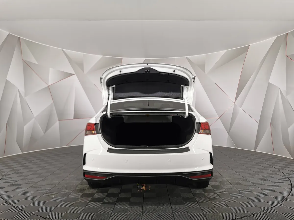 Hyundai Solaris 1.6 MT (123 л.с.) Comfort Белый в АВИЛОН. Слайд №11