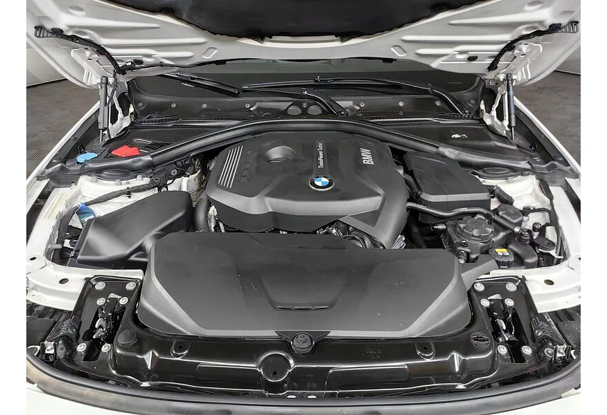 BMW 3 серия 320i xDrive AT (184 л.с.) M Sport Белый в АВИЛОН. Слайд №10