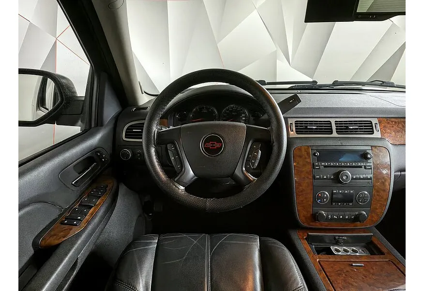 Chevrolet Tahoe 5.3 AT (325 л.с.) Черный в АВИЛОН. Слайд №11