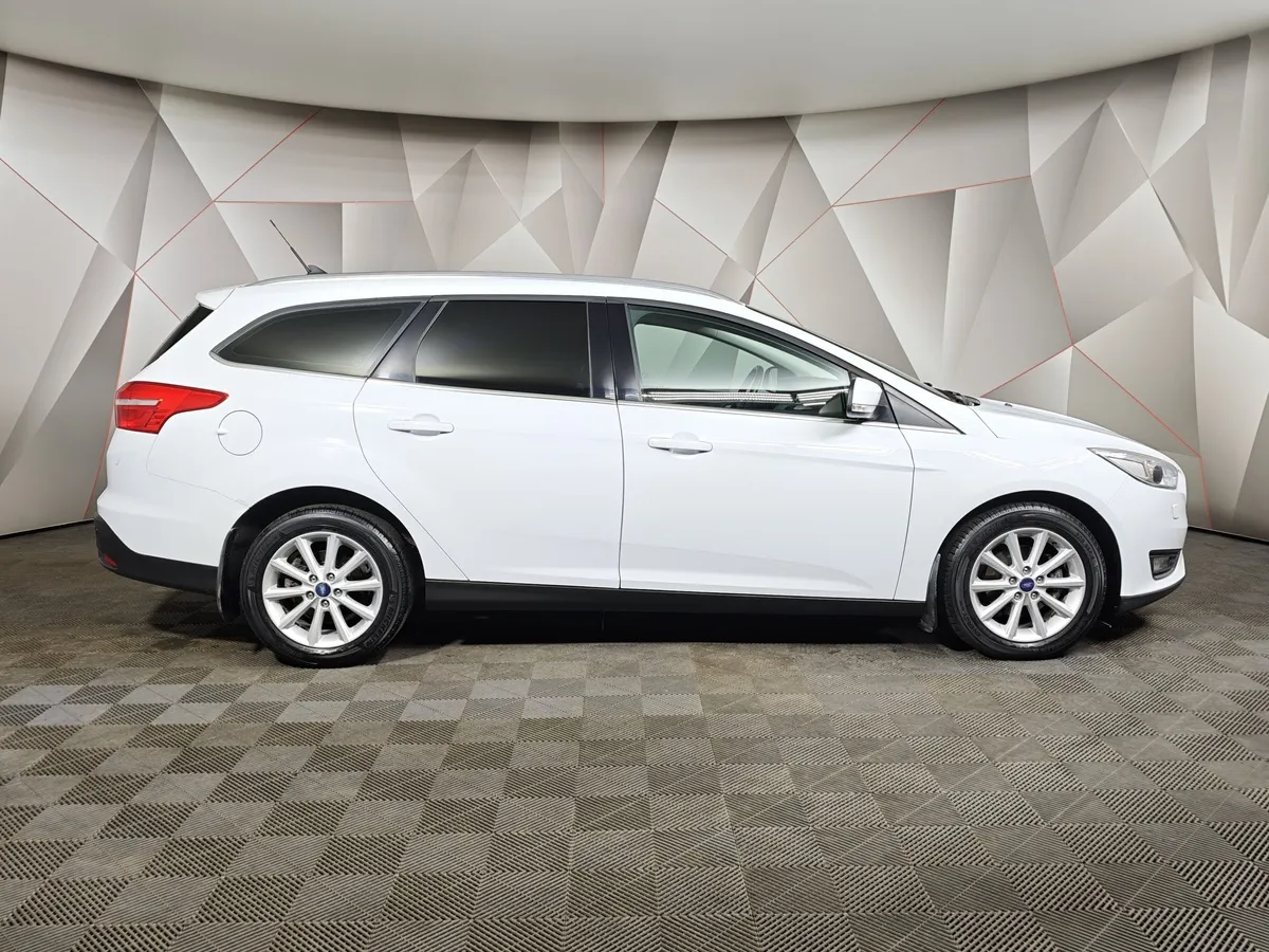 Ford Focus 1.5 EcoBoost AT (150 л.с.) Titanium Белый в АВИЛОН. Слайд №6