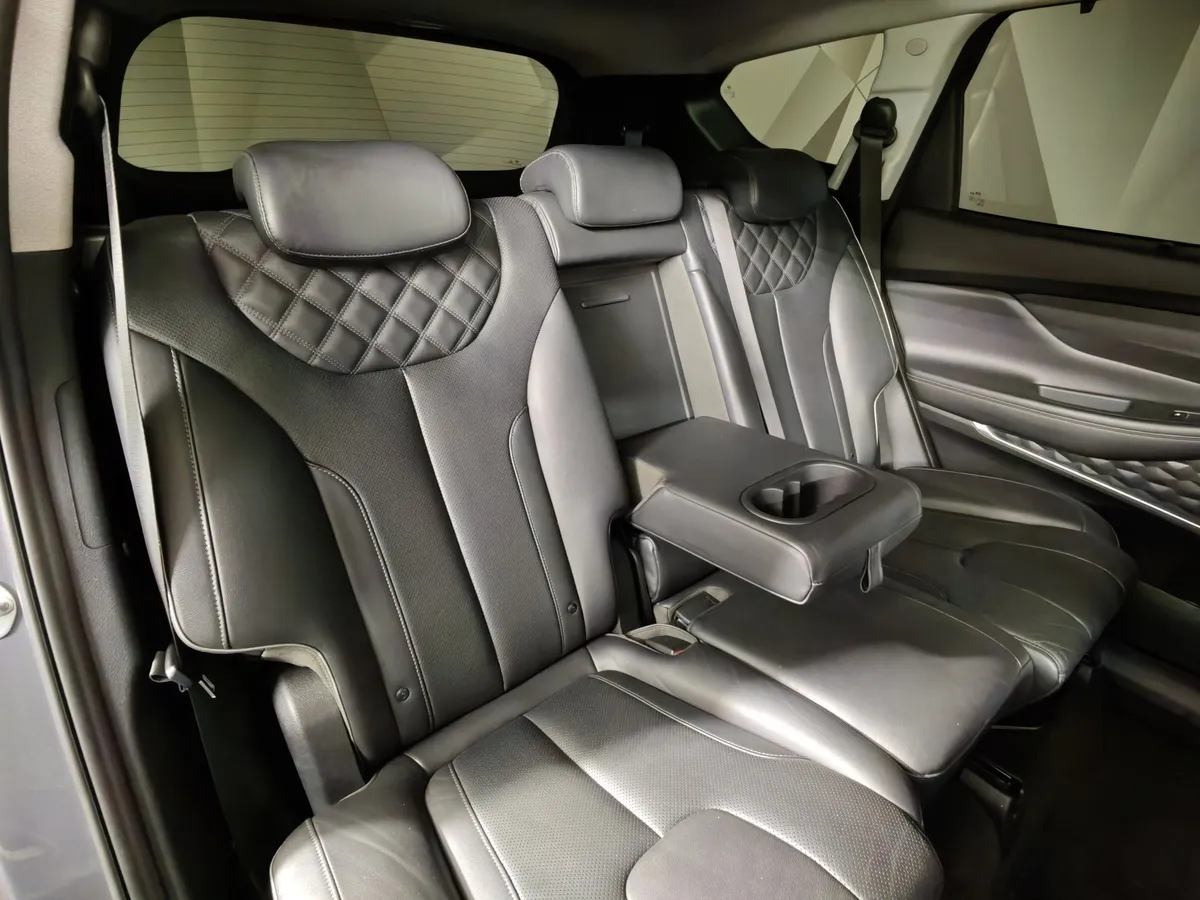 Hyundai Santa Fe 3.5 AWD 8AT (249 л.с.) High-Tech Exclusive (7 мест) Синий в АВИЛОН. Слайд №16