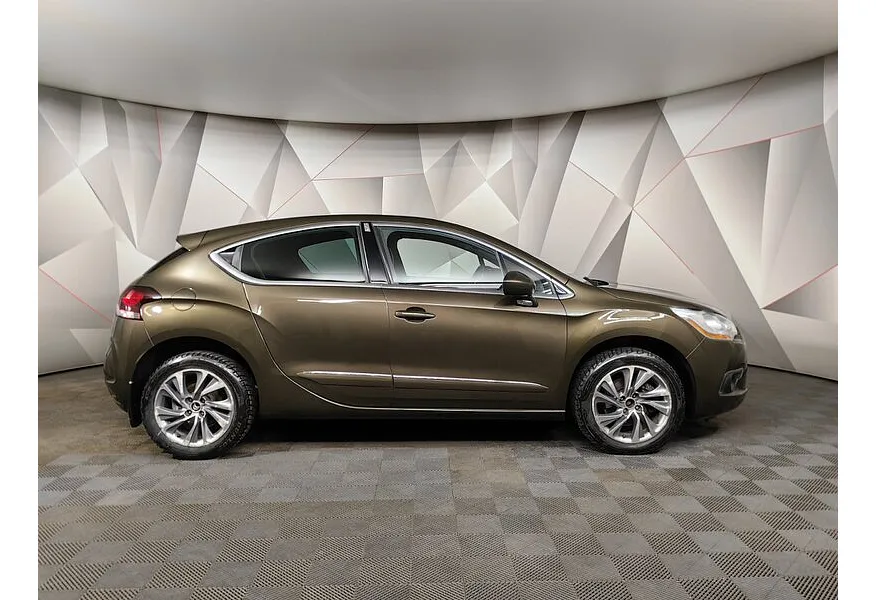 Citroen DS4 1.6 THP AT (150 л.с.) Коричневый в АВИЛОН. Слайд №6 Citroen DS4 1.6 THP AT (150 л.с.) Коричневый в АВИЛОН. Слайд №6