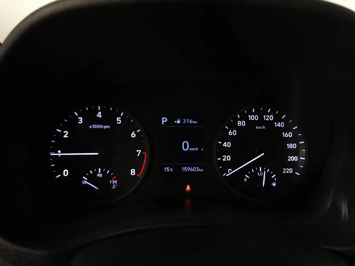 Hyundai Solaris 1.6 AT (123 л.с.) Elegance + Prestige Красный в АВИЛОН. Слайд №18