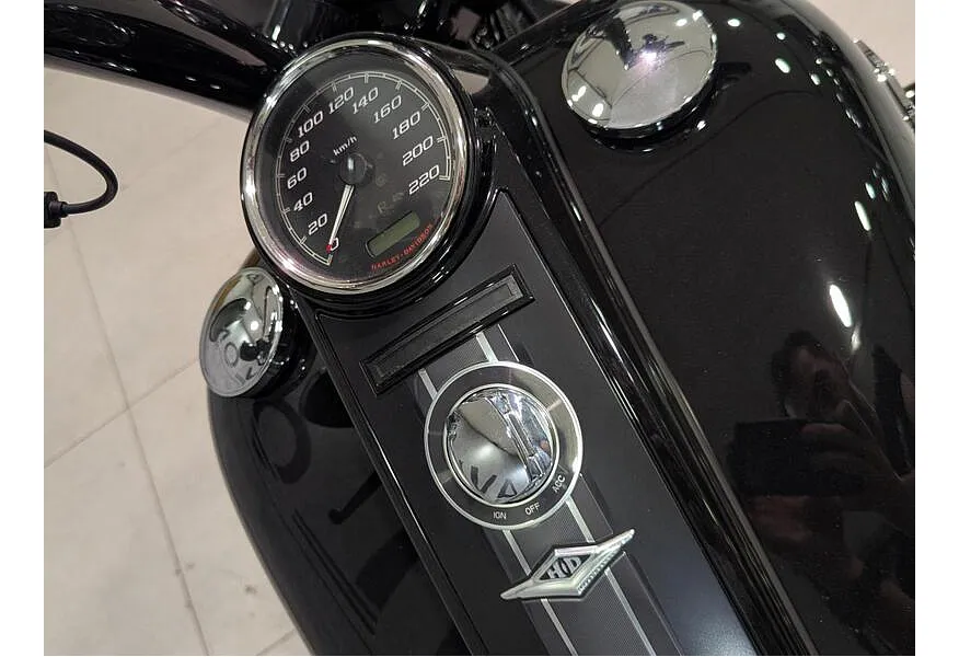 Harley-Davidson Road King Special 114 1923 см³ (106 л.с.) 1923 Черный в АВИЛОН. Слайд №6