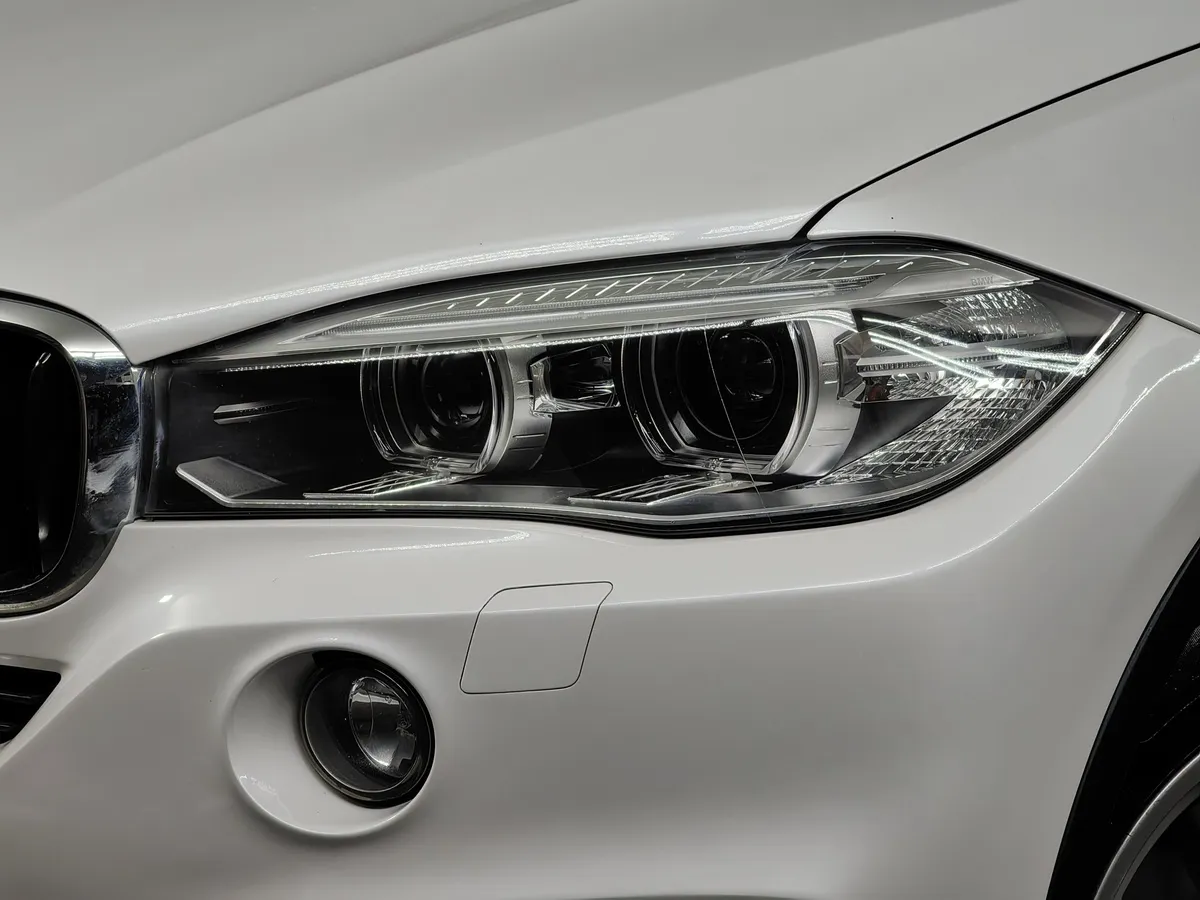 BMW X5 xDrive25d Steptronic (218 л.с.) Белый в АВИЛОН. Слайд №8