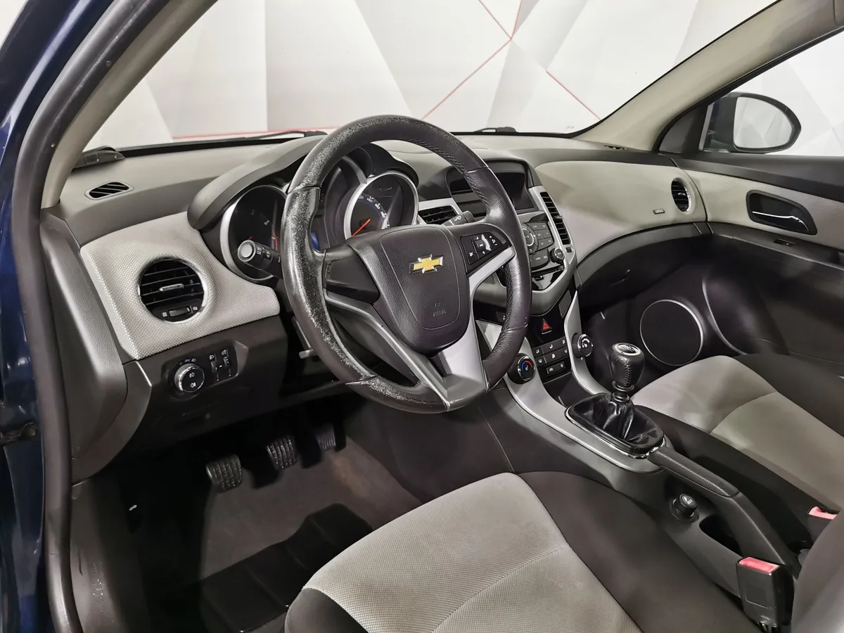 Chevrolet Cruze 1.6 MT (109 л.с.) Синий в АВИЛОН. Слайд №17