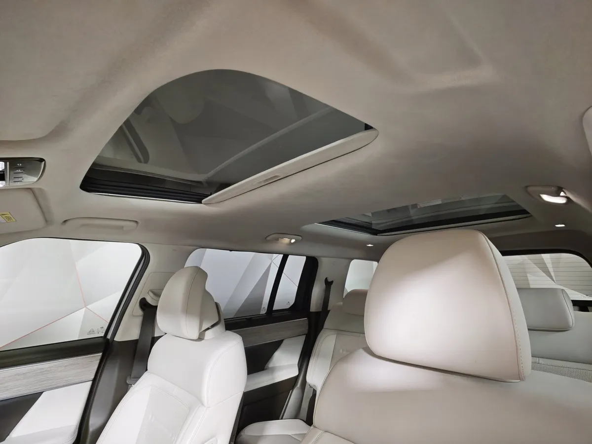 Hyundai Santa Fe 2.5 AT 4WD 6 seats (194 л.с.) Calligraphy Белый в АВИЛОН. Слайд №23
