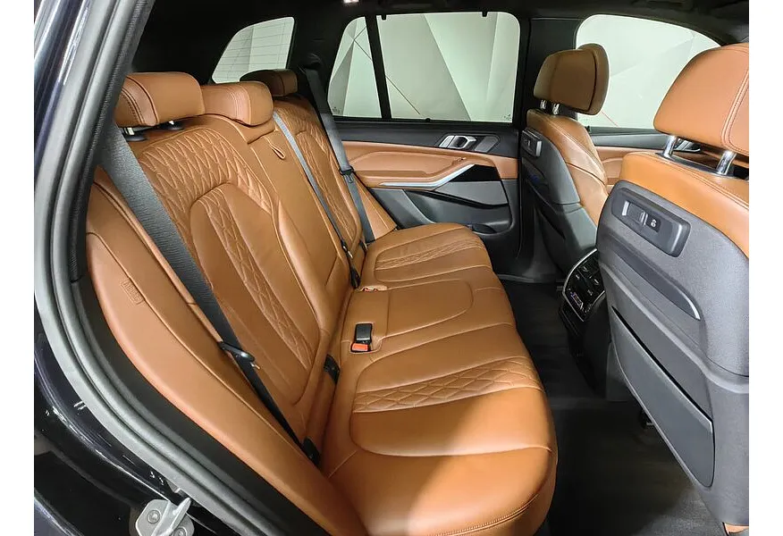 BMW X5 M50d Steptronic xDrive (400 л.с.) M Special Черный в АВИЛОН. Слайд №14