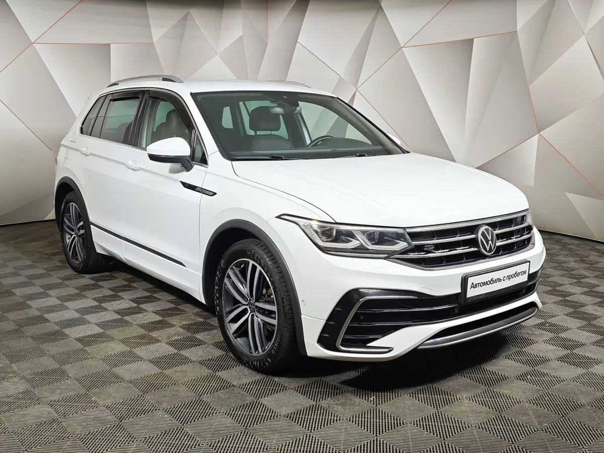 Volkswagen Tiguan 2.0 TSI 4Motion DSG (220 л.с.) R-Line Белый в АВИЛОН. Слайд №3