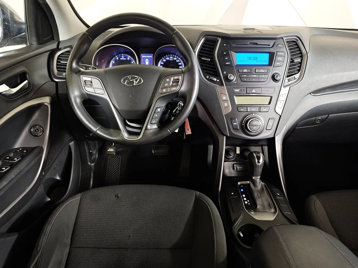 Hyundai Santa Fe 2.4 AT 4WD (175 л.с.) Comfort Серебристый в АВИЛОН. Слайд №20