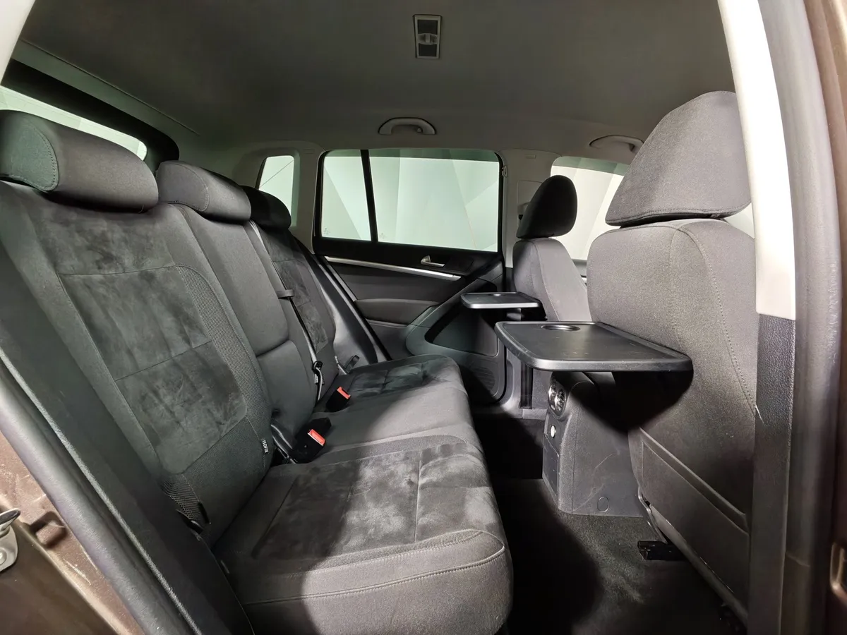 Volkswagen Tiguan 2.0 TSI 4Motion AT (180 л.с.) Sport & Style Коричневый в АВИЛОН. Слайд №16