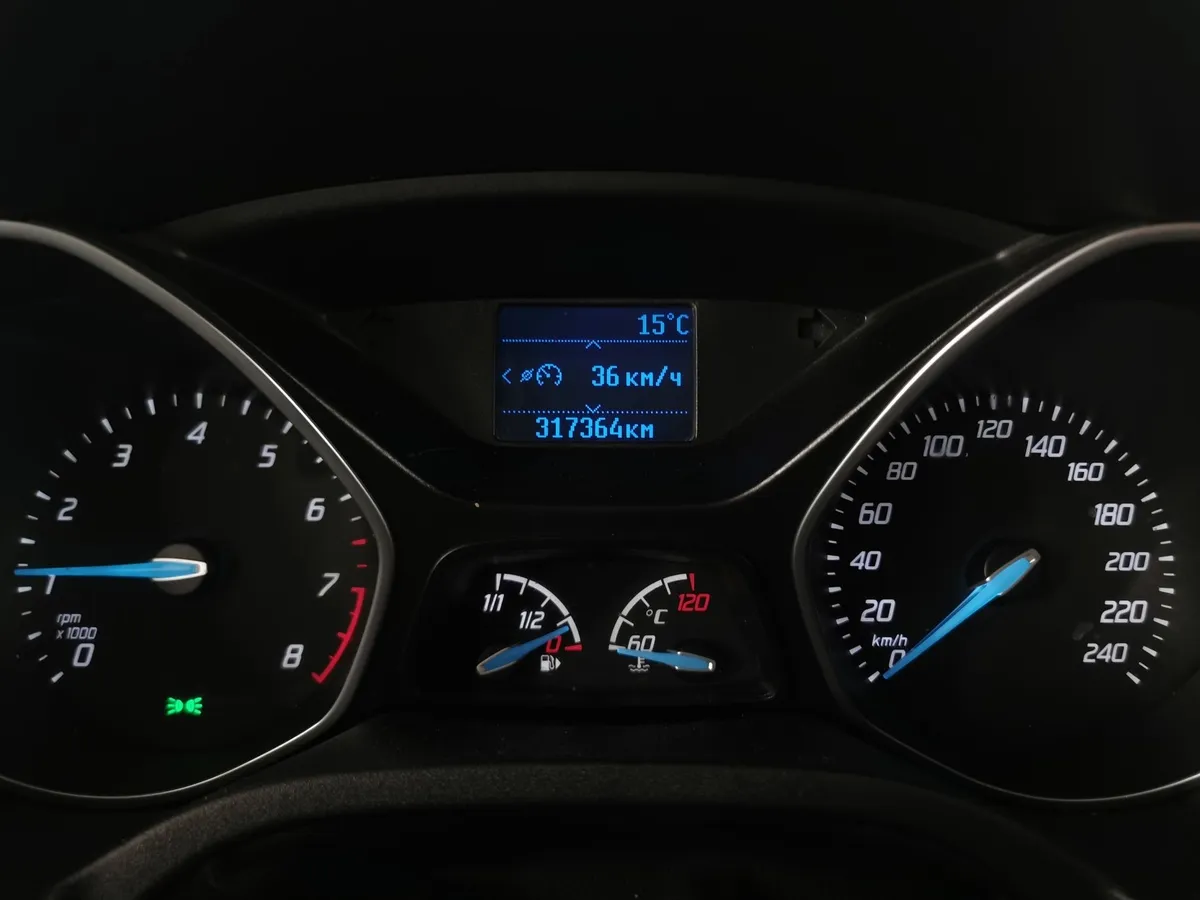 Ford Focus 1.6 MT (105 л.с.) Trend Белый в АВИЛОН. Слайд №17