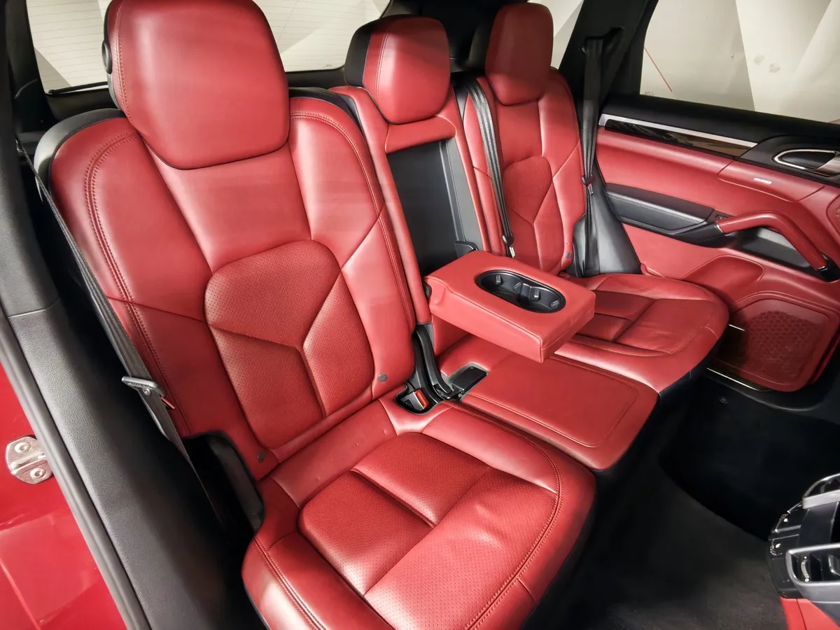 Porsche Cayenne Diesel 3.0 Tiptronic AWD (245 л.с.) Красный в АВИЛОН. Слайд №17