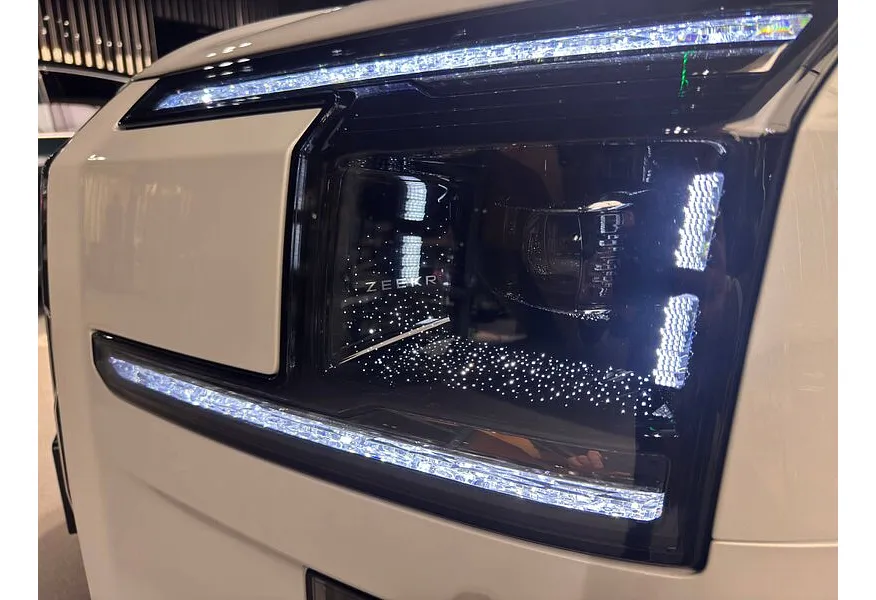 Zeekr 9X 2.0h AT 4WD (1177 л.с.) Ultra Белый в АВИЛОН. Слайд №17