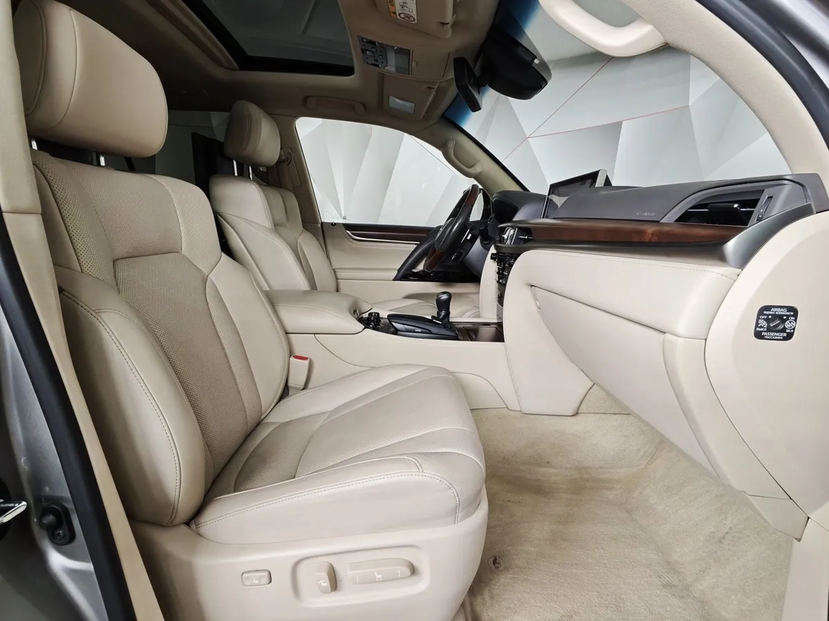 Lexus LX 570 AT (367 л.с.) Серый в АВИЛОН. Слайд №25