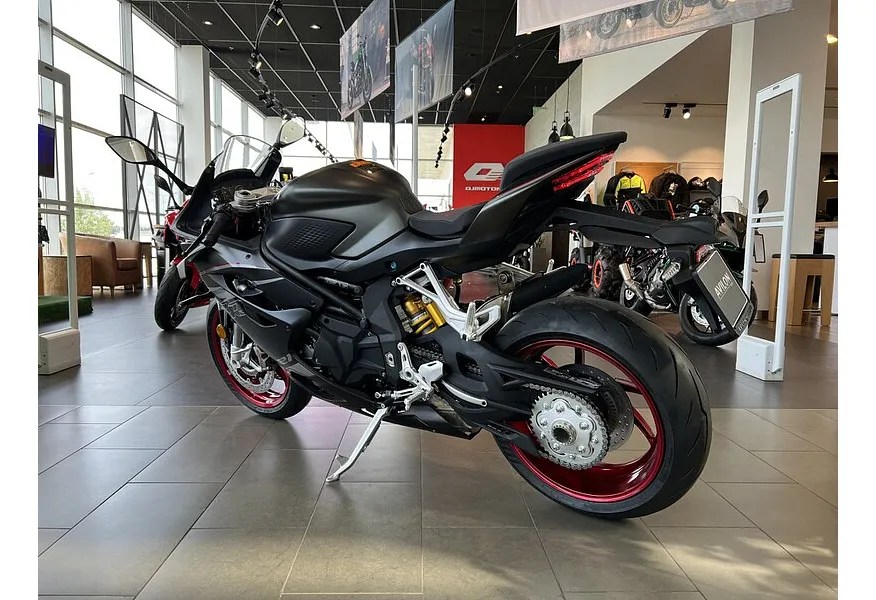 LIVE. Слайд №6