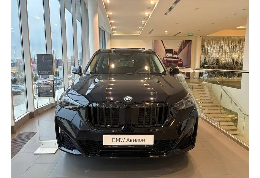 BMW X1 xDrive25 Li (204 л.с.) Черный в АВИЛОН. Слайд №4
