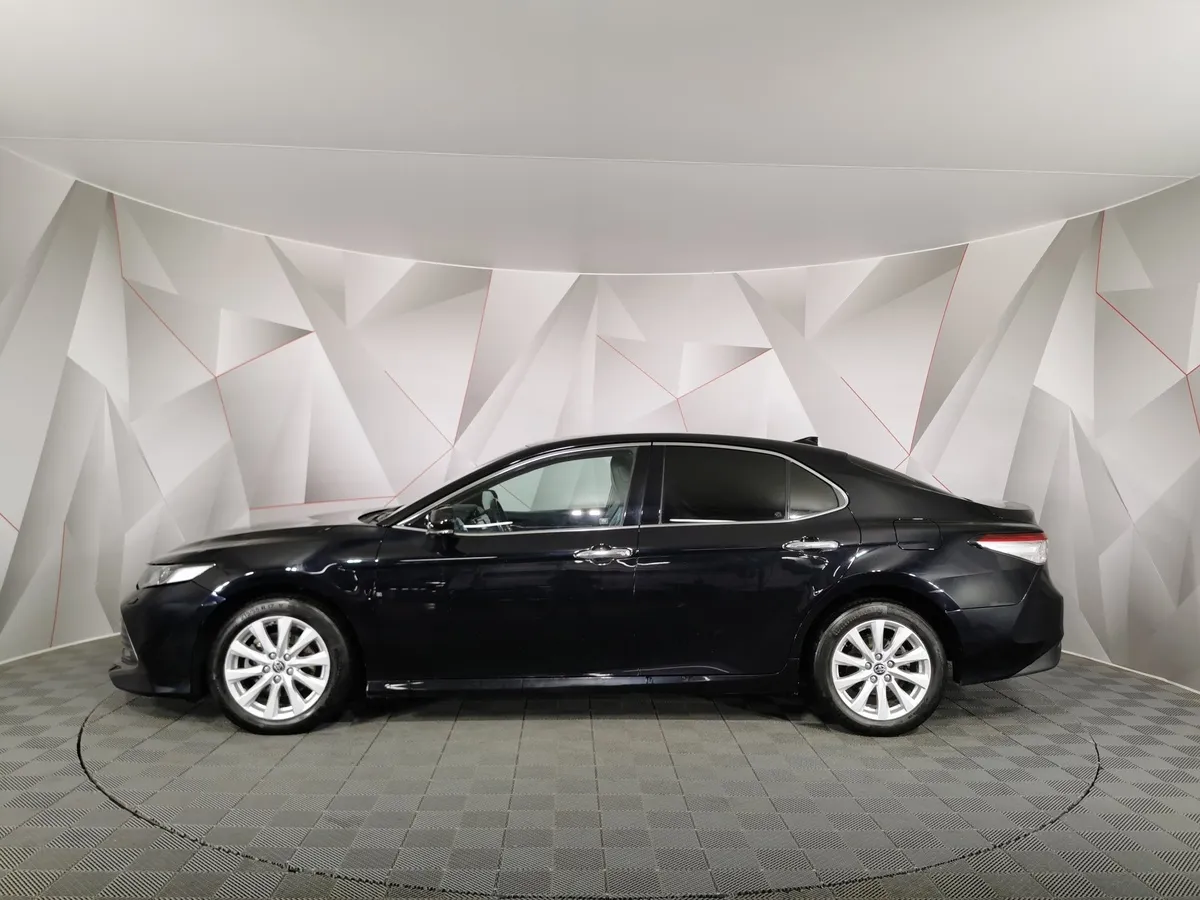 Toyota Camry 2.5 AT (181 л.с.) Черный в АВИЛОН. Слайд №5