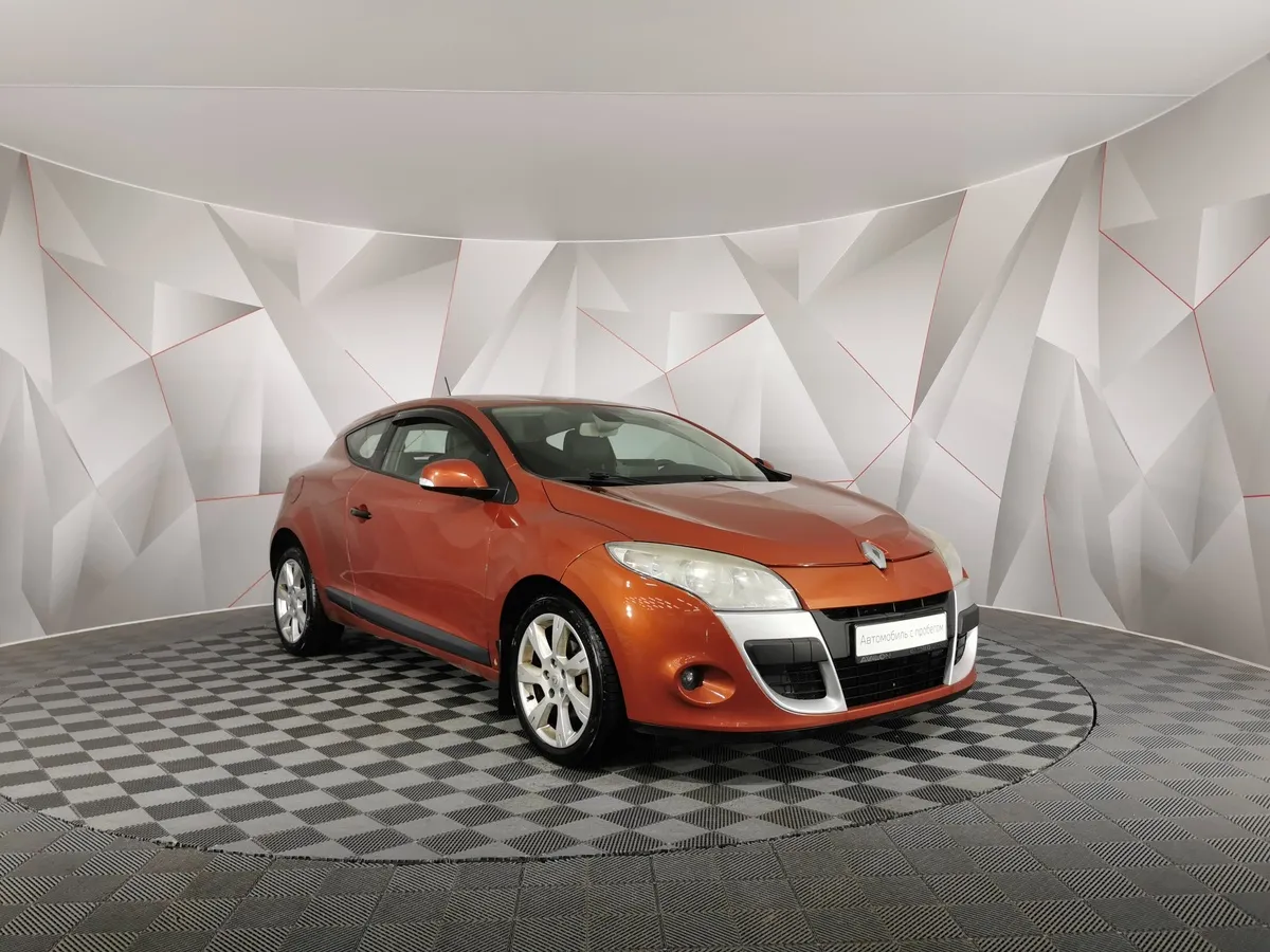Renault Megane 2.0 CVT (138 л.с.) Оранжевый в АВИЛОН. Слайд №3