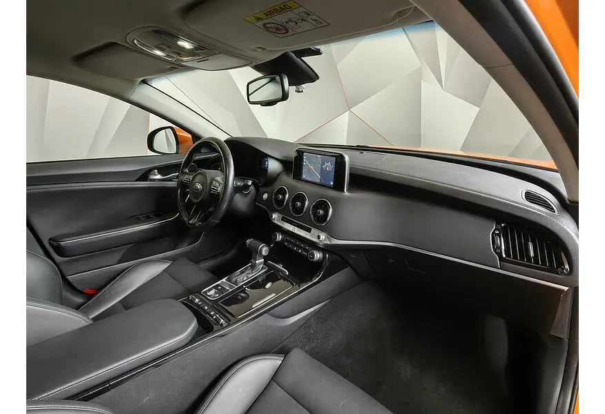 Kia Stinger 2.0 AT AWD (197 л.с.) Luxe Оранжевый в АВИЛОН. Слайд №13