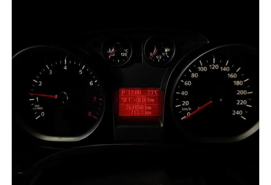 Ford Focus 2.0 AT (145 л.с.) Titanium Серый в АВИЛОН. Слайд №15