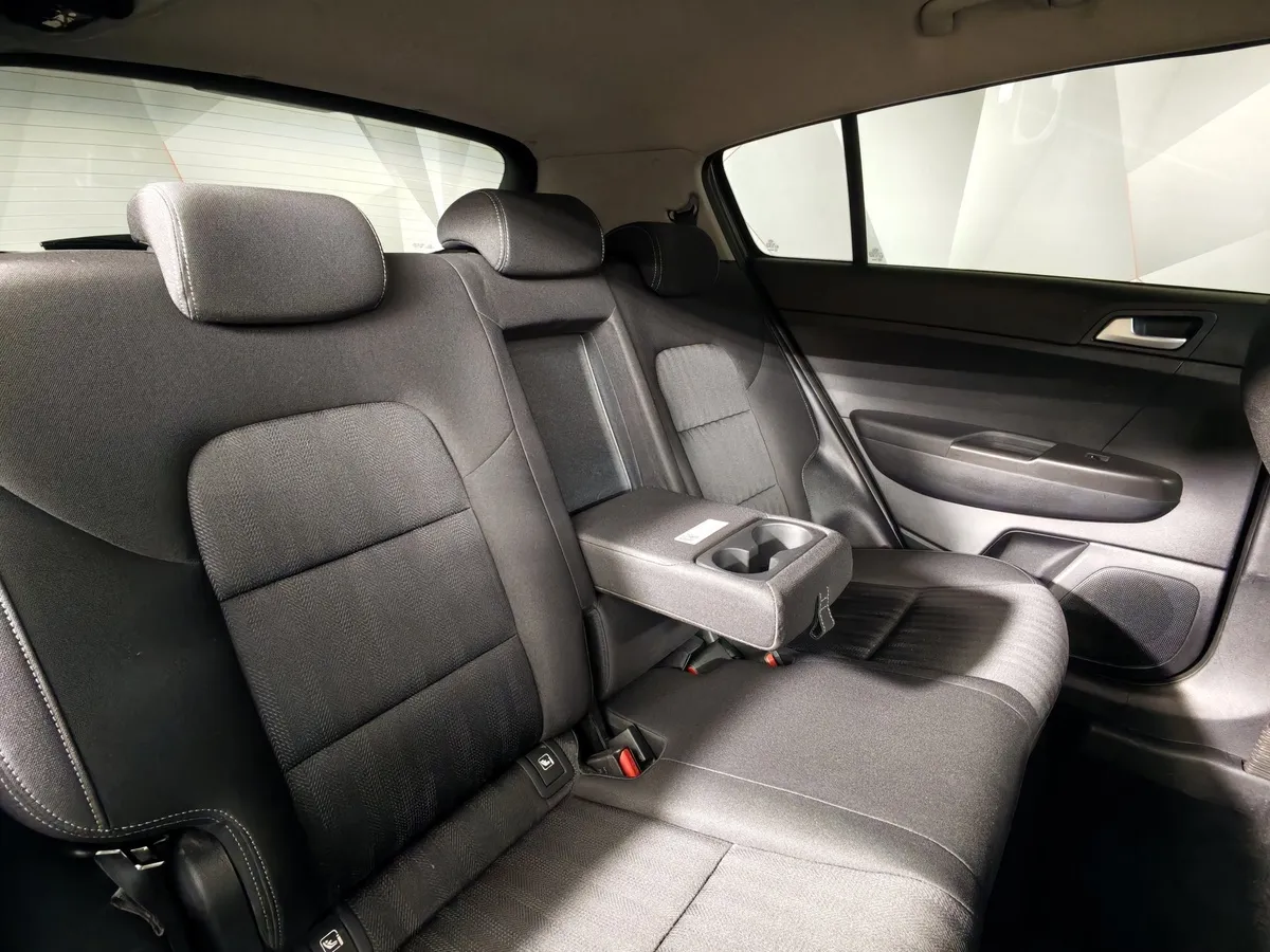 Kia Sportage 2.0 AT (150 л.с.) Comfort Серый в АВИЛОН. Слайд №17