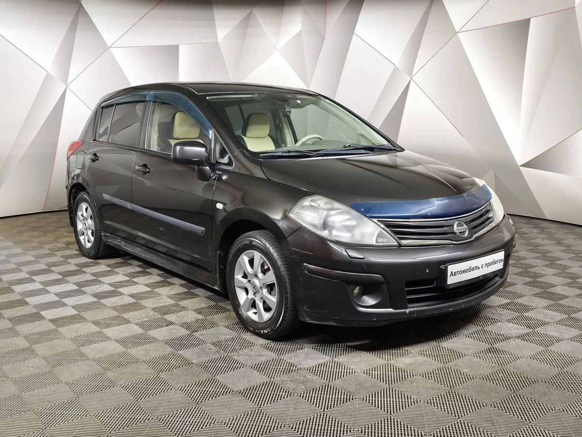Nissan Tiida 1.6 AT (110 л.с.) Черный в АВИЛОН. Слайд №3