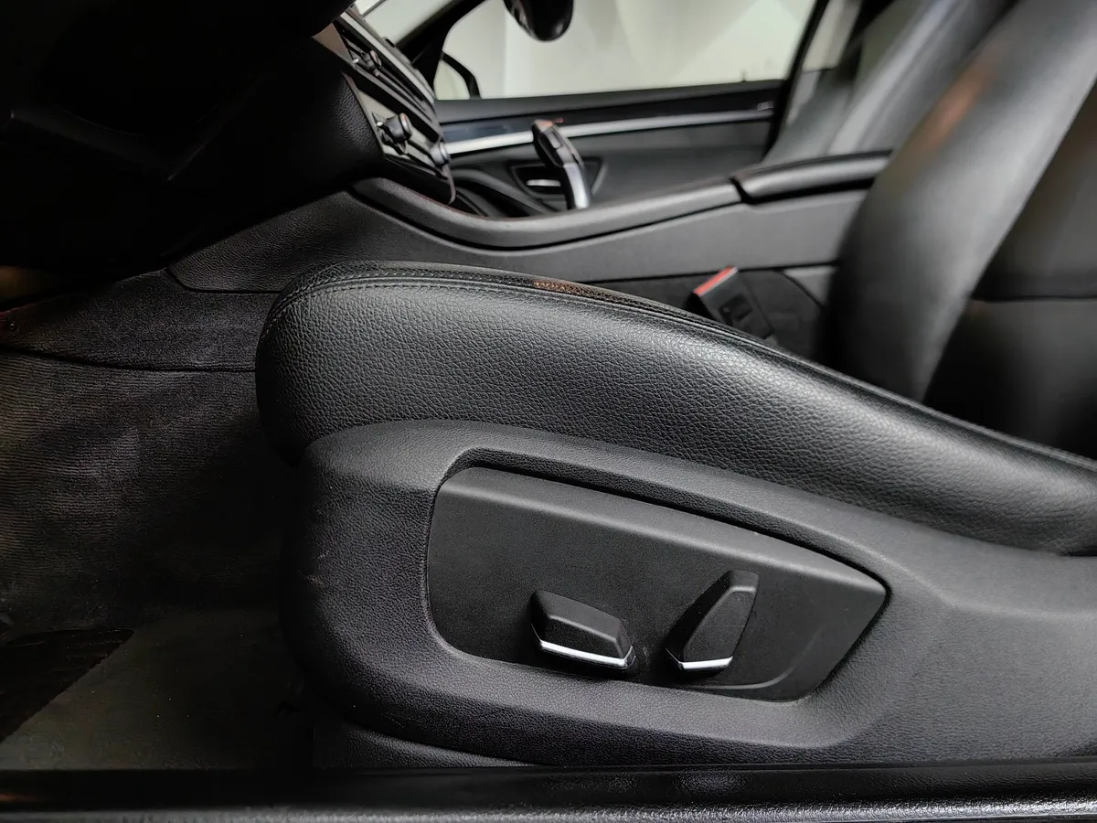 BMW 5 серия 528i xDrive Steptronic (245 л.с.) Серый в АВИЛОН. Слайд №17