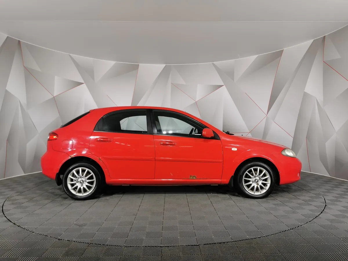 Chevrolet Lacetti 1.6 MT (109 л.с.) Красный в АВИЛОН. Слайд №6