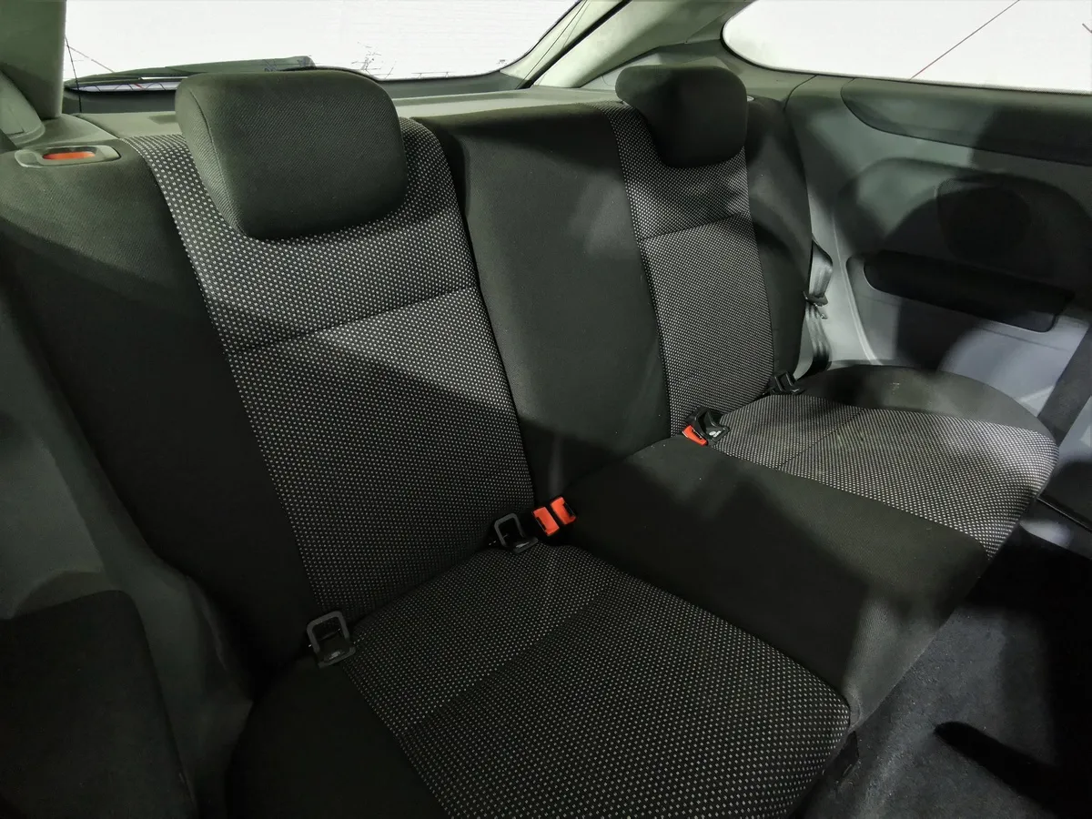 Ford Focus 1.6 MT (101 л.с.) Белый в АВИЛОН. Слайд №14