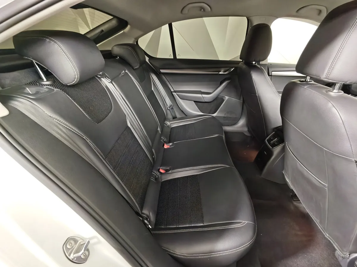 Skoda Octavia 1.6 MPI AT (110 л.с.) Белый в АВИЛОН. Слайд №16