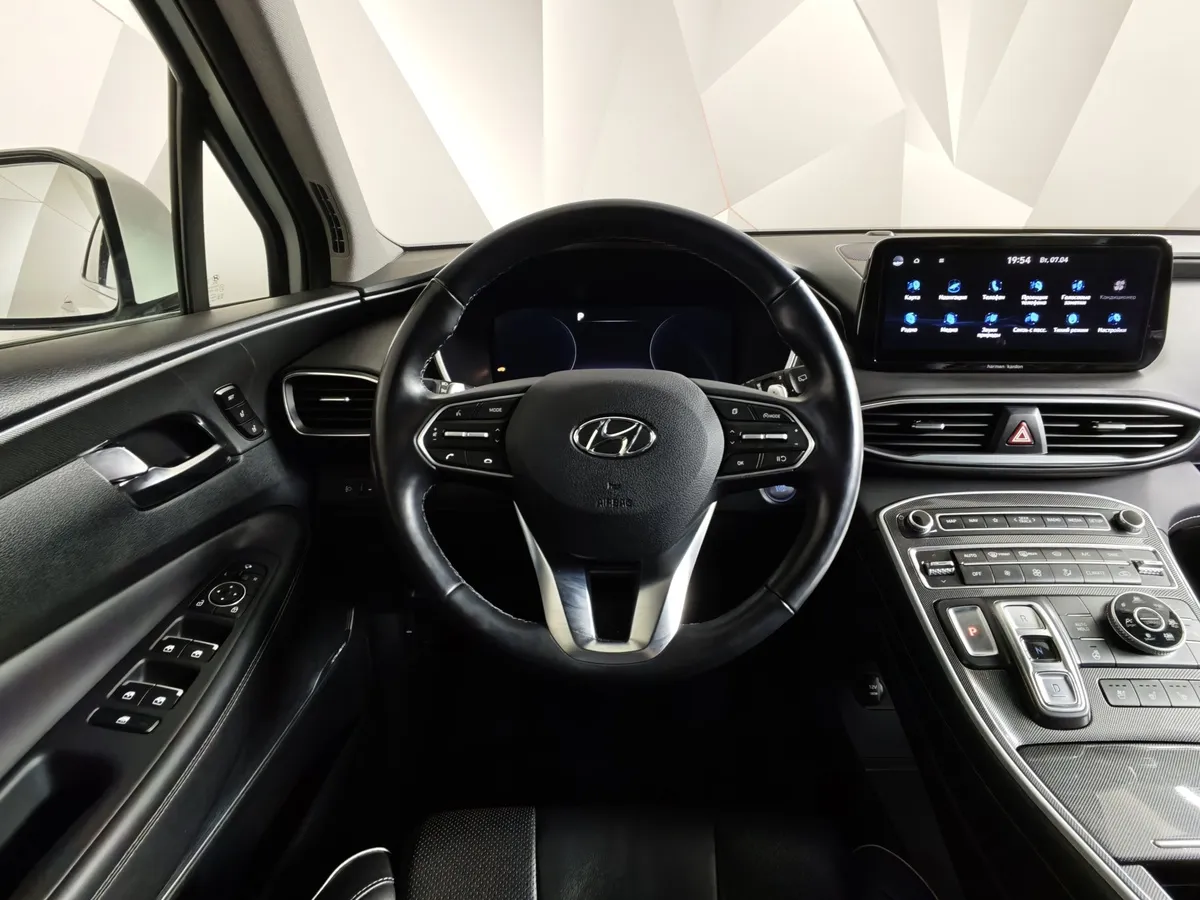 Hyundai Santa Fe 2.2 CRDi AWD 8AT (200 л.с.) Prestige Белый в АВИЛОН. Слайд №18 Hyundai Santa Fe 2.2 CRDi AWD 8AT (200 л.с.) Prestige Белый в АВИЛОН. Слайд №18