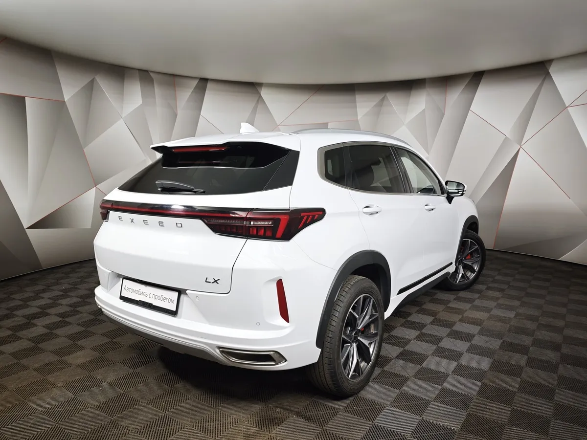 EXEED LX 1.6T DCT 4WD (150 л.с) Premium Plus Белый в АВИЛОН. Слайд №2