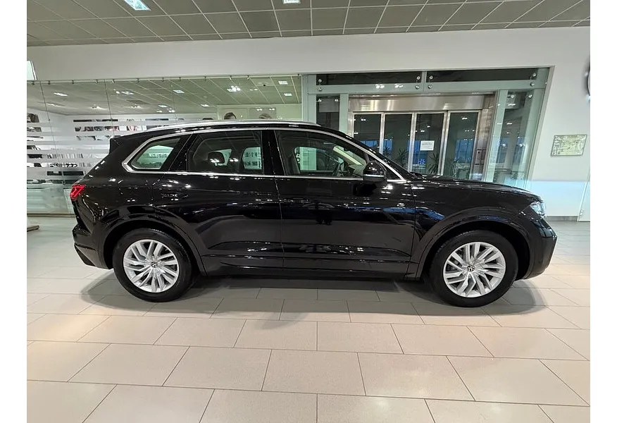 Volkswagen Touareg 2.0 TSI Tiptronic 4Motion (265 л.с.) Черный в АВИЛОН. Слайд №3