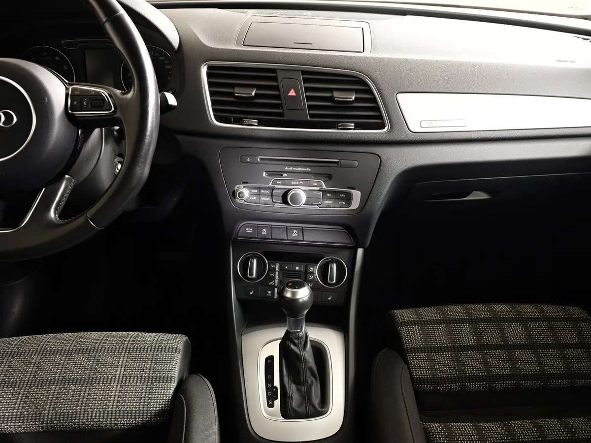 Audi Q3 2.0 TFSI S tronic quattro (180 л.с.) Design Белый в АВИЛОН. Слайд №14