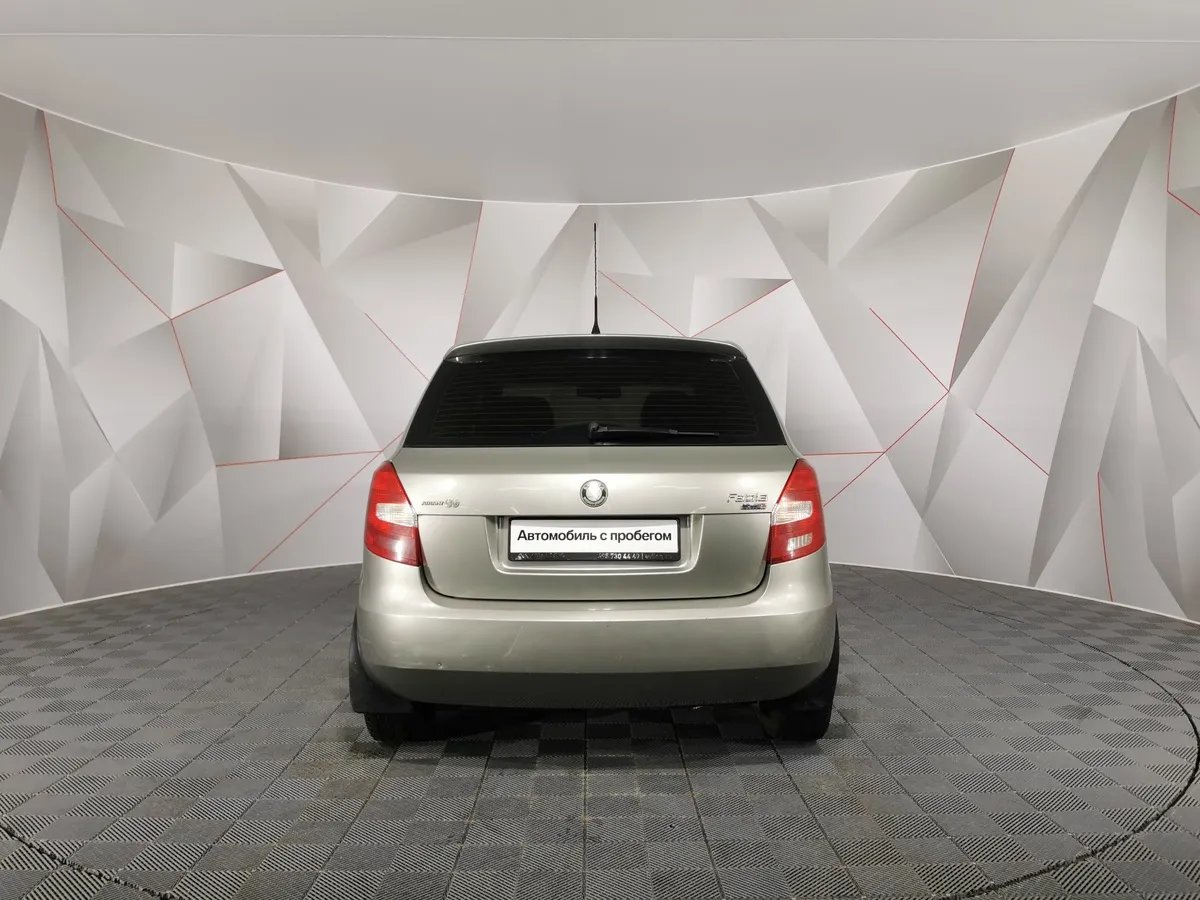 Skoda Fabia 1.2 MT (70 л.с.) Серый в АВИЛОН. Слайд №8