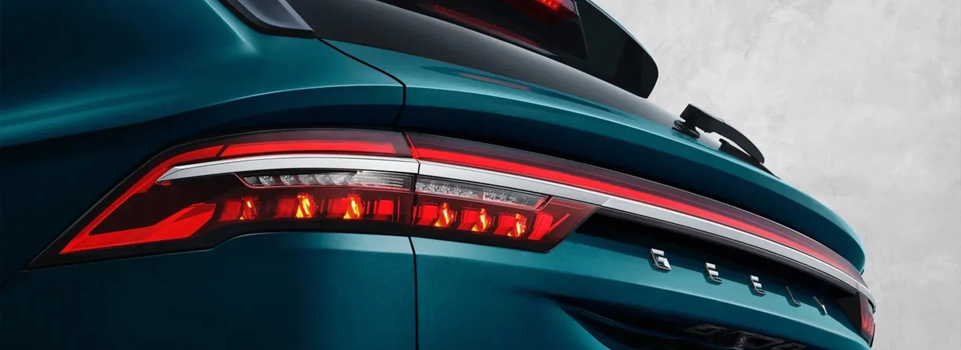 Строгий атлет снаружи, покладистый семьянин внутри. GEELY MONJARO