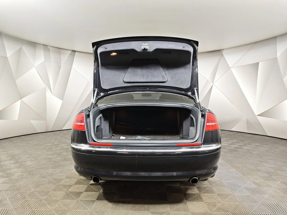 Audi A8 4.2 FSI quattro tiptronic (372 л.с.) Черный в АВИЛОН. Слайд №12