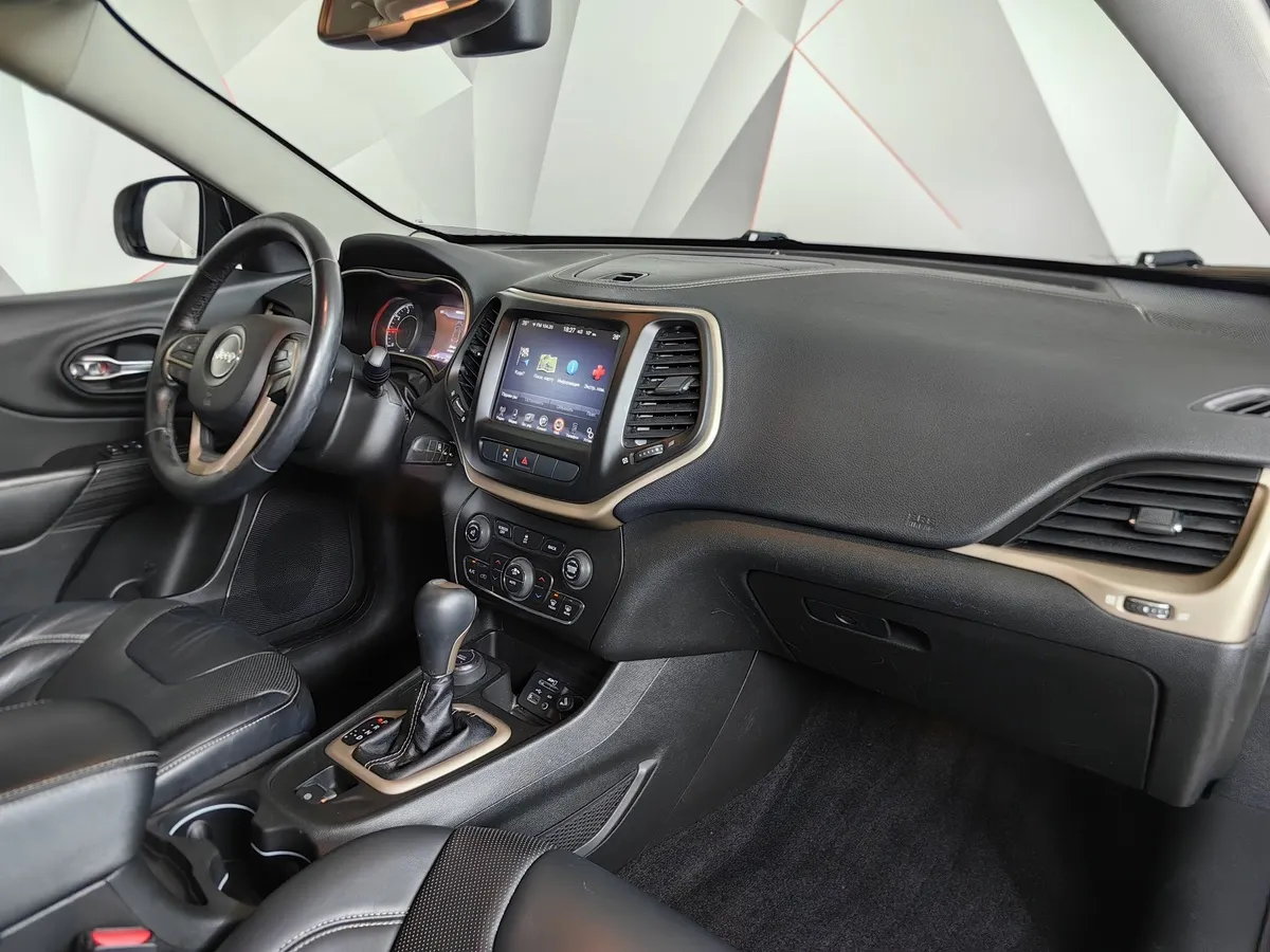 Jeep Cherokee 2.4 Tigershark Multiair AT AWD (177 л.с.) Sport Белый в АВИЛОН. Слайд №13