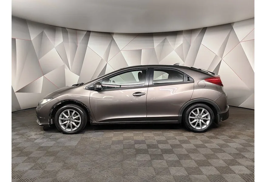 LIVE. Слайд №3