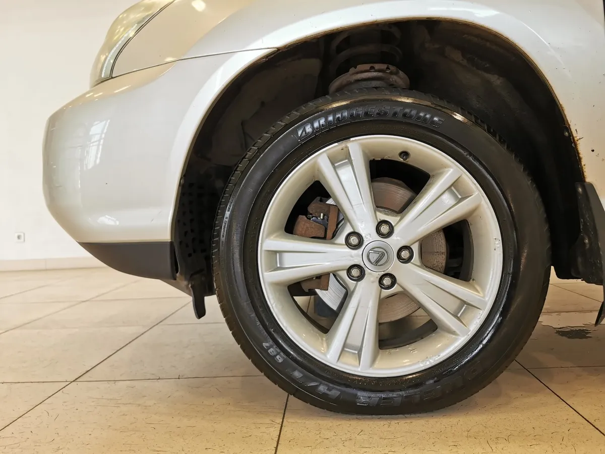 Lexus RX 400h CVT AWD (210 л.с.) Серебристый в АВИЛОН. Слайд №9