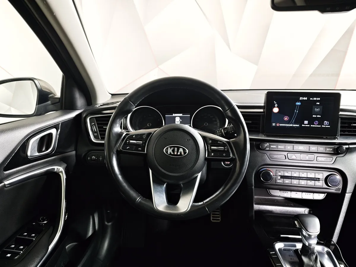 Kia Ceed 1.4 T-GDI AMT (140 л.с.) Premium Plus Коричневый в АВИЛОН. Слайд №20
