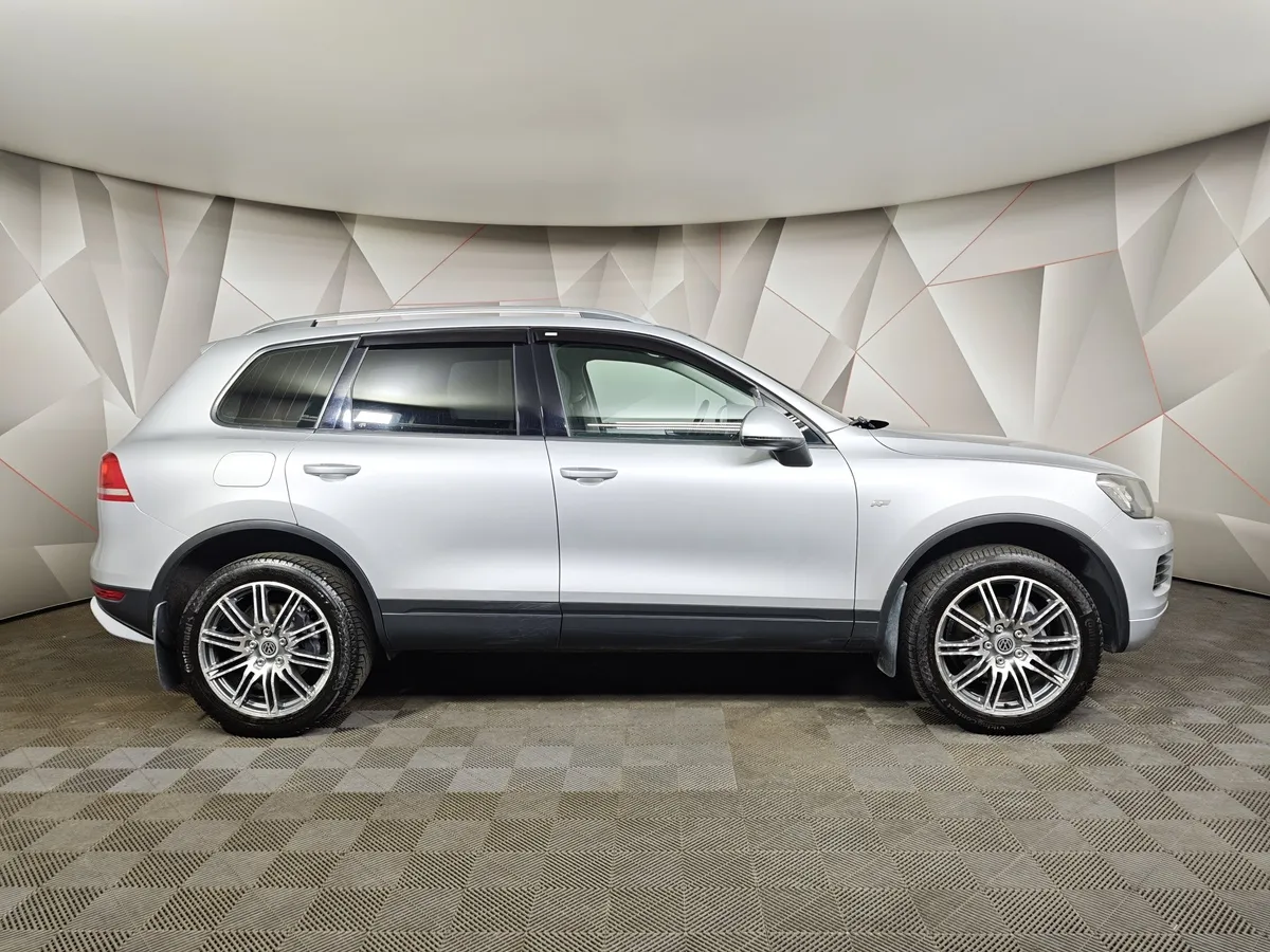 Volkswagen Touareg 3.6 FSI Tiptronic 4Motion (249 л.с.) V6 FSI Серебристый в АВИЛОН. Слайд №6